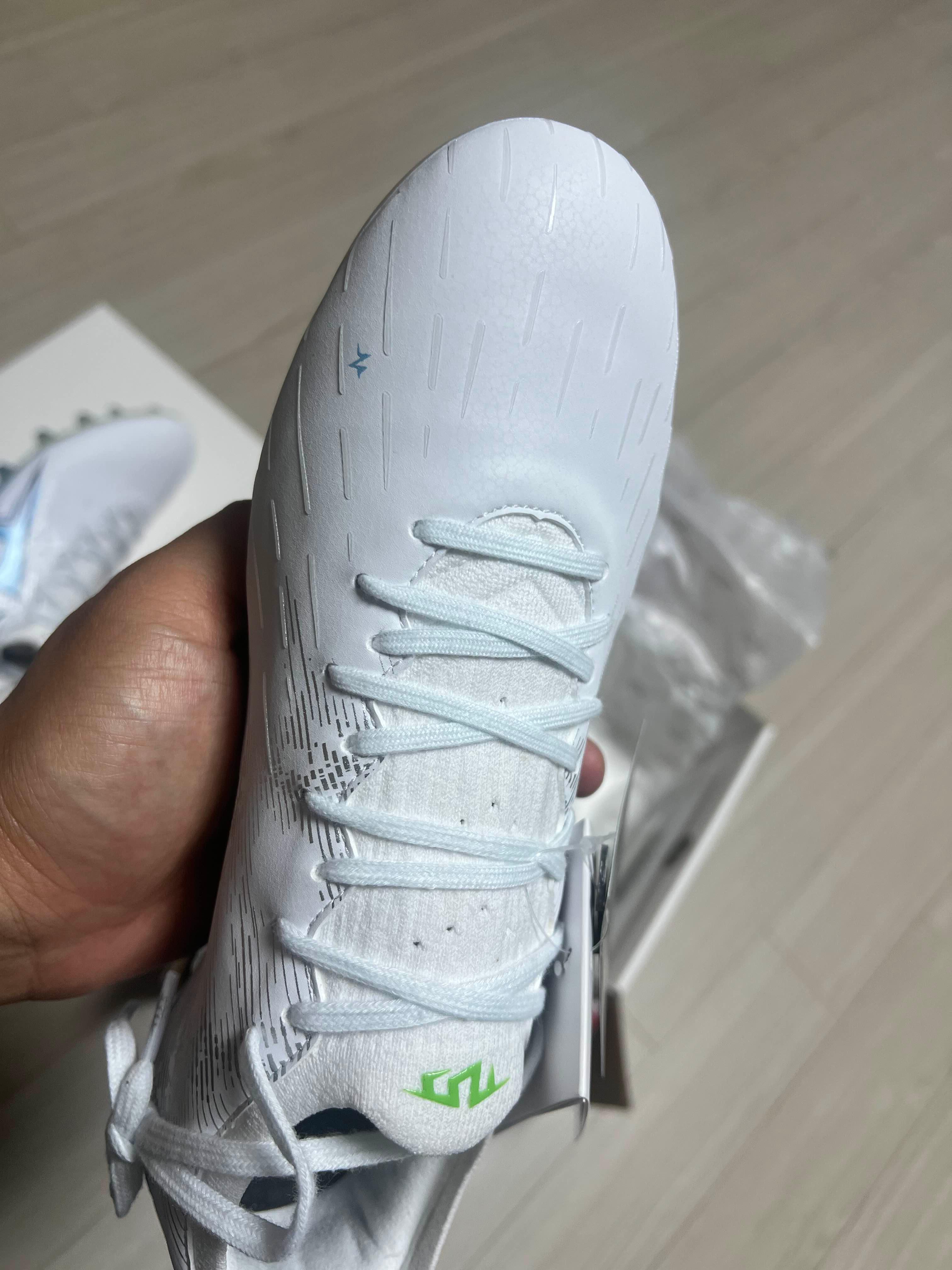 tlss 축구화 티테크 스트라이커 mg 화이트블루 축구화 소개