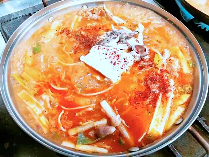 토요일은 밥이 좋아 토밥좋아 평창 봉평 묵은지 목살 찌개 전골 맛집