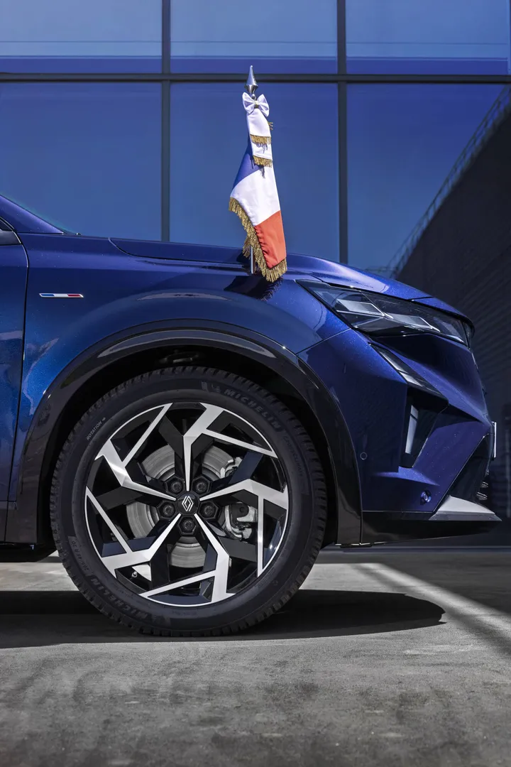 르노 라팔 프레지덴셜 차량 이미지