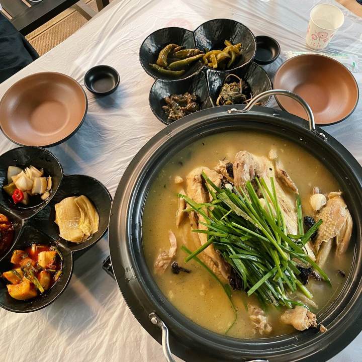 트렌드스페셜 무주 가마솥 토종닭 능이백숙 맛집