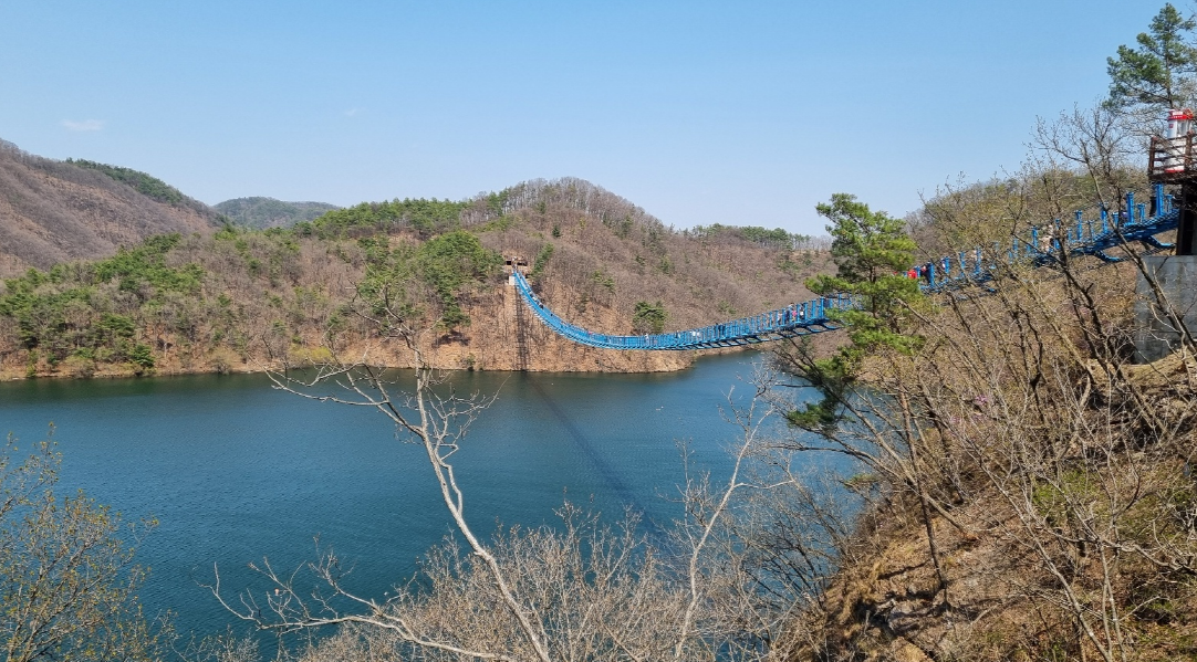 농다리 초평호수 출렁다리