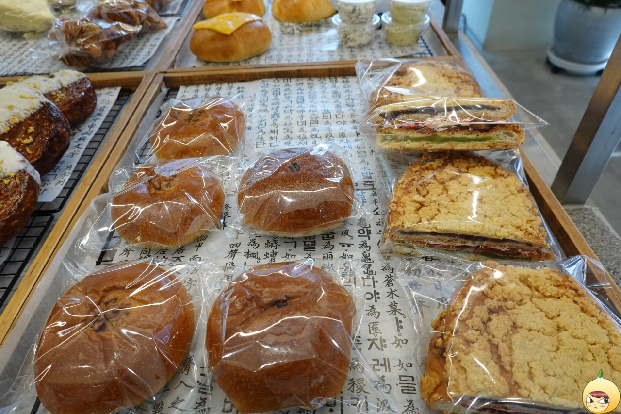 단팥빵 &amp; 생크림단팥빵 &amp; 라즈베리맘모스