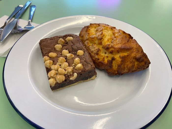 헤이즐넛 디저트&amp;#44; 버터 스콘