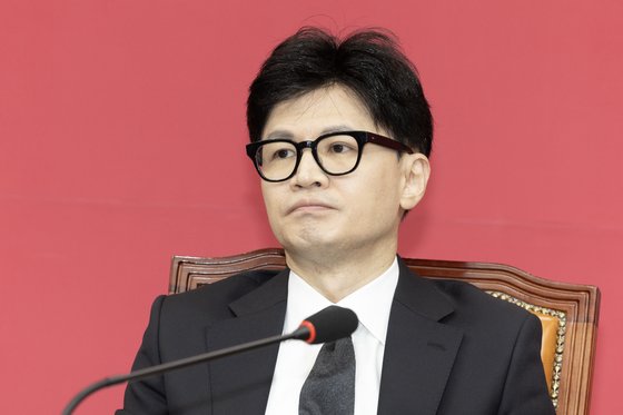 "뒤통수 맞았다"고 대통령이 말했다.