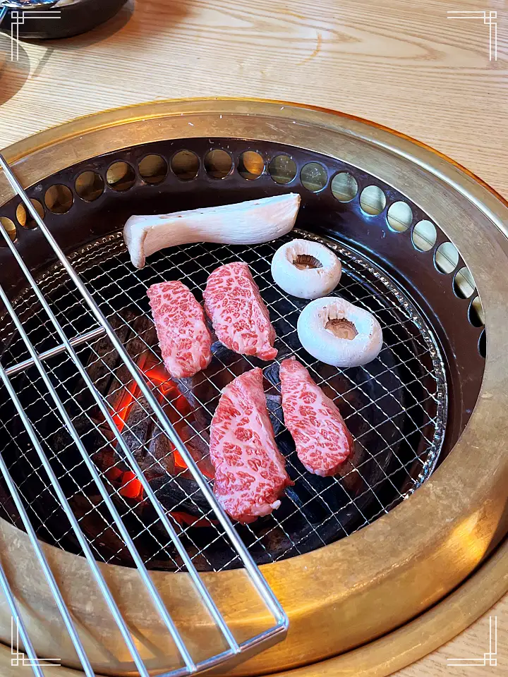 진심 가득 건강 담은 맛 은평 응암 맛집 추천 생방송투데이 뭉티기 덩어리 육회, 소고기 숯불구이, 곰탕떡국 일주일에 이틀만 먹을 수 있는 한우 오늘방송 맛있GO 싸다GO 맛집