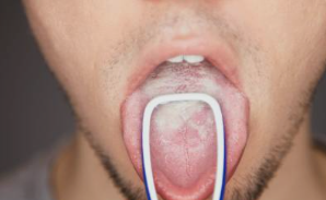 입냄새 심한 이유 제거 방법 입냄새로 알 수 있는 병 입냄새 제거제 원인 자가진단