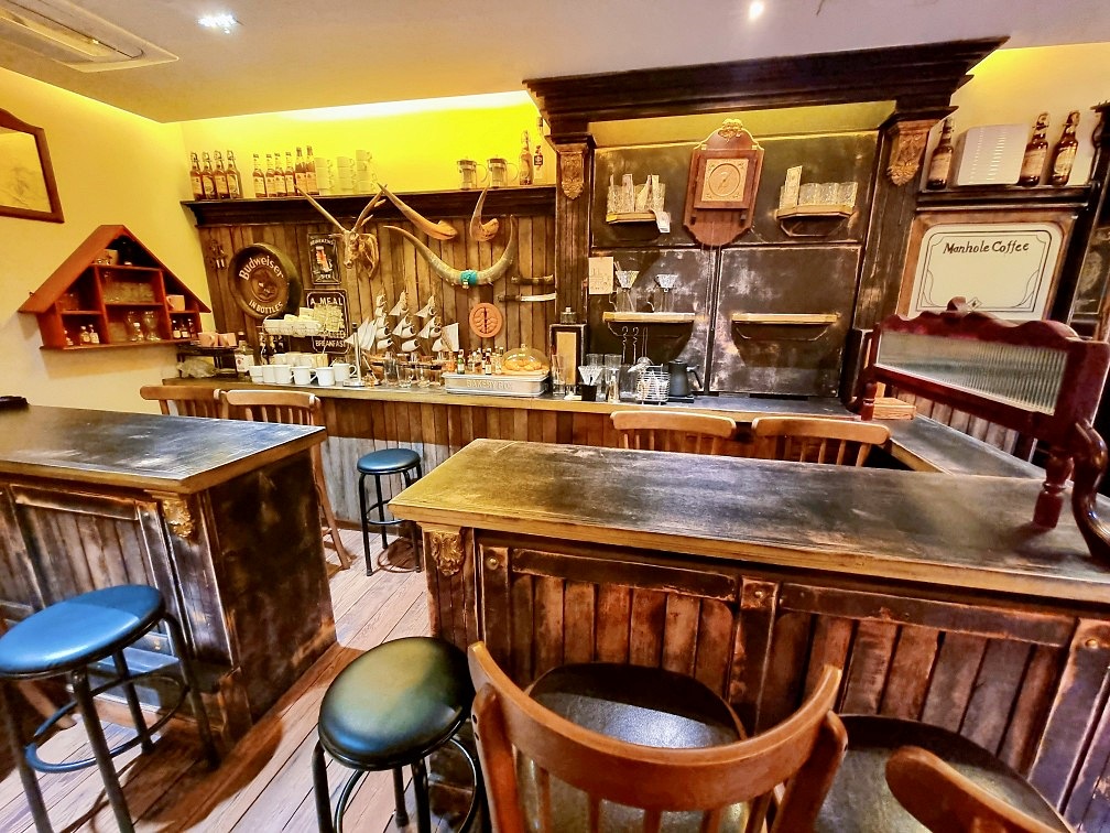 서울 북카페 맨홀커피 웨스턴 책방 – 영등포에서 즐기는 미국 서부 크리스마스 감성