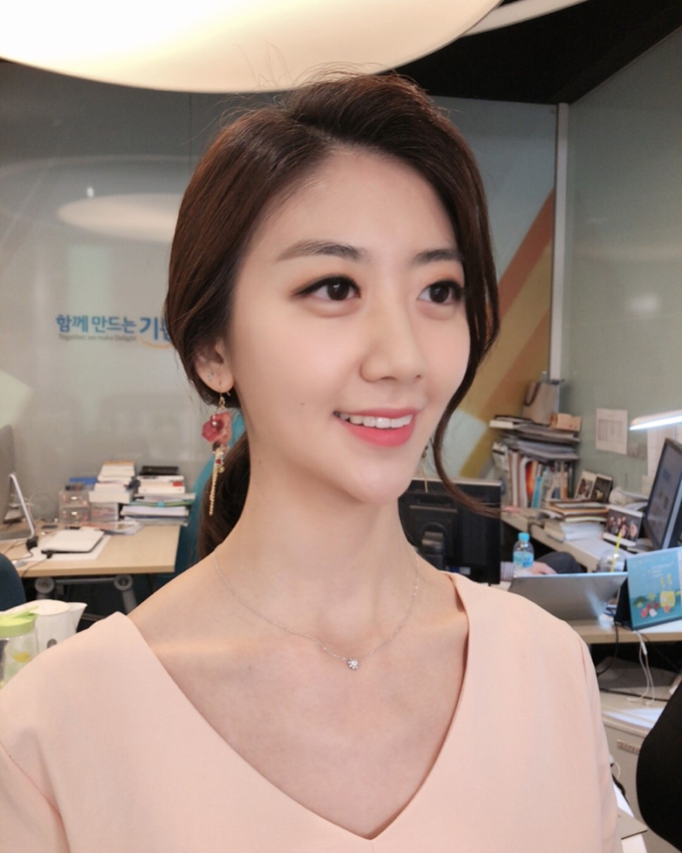 전소영 기상캐스터 내츄럴한 매력의 그녀 전소영 기상캐스터 내츄럴한 매력의 그녀