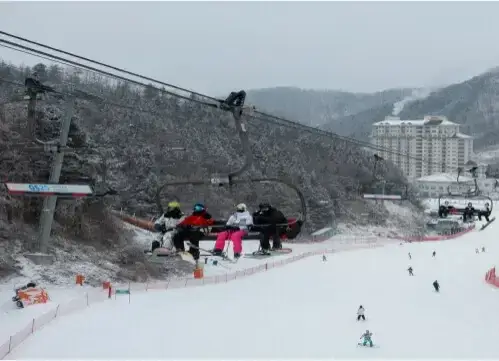 엘리시안강촌 스키장 전경