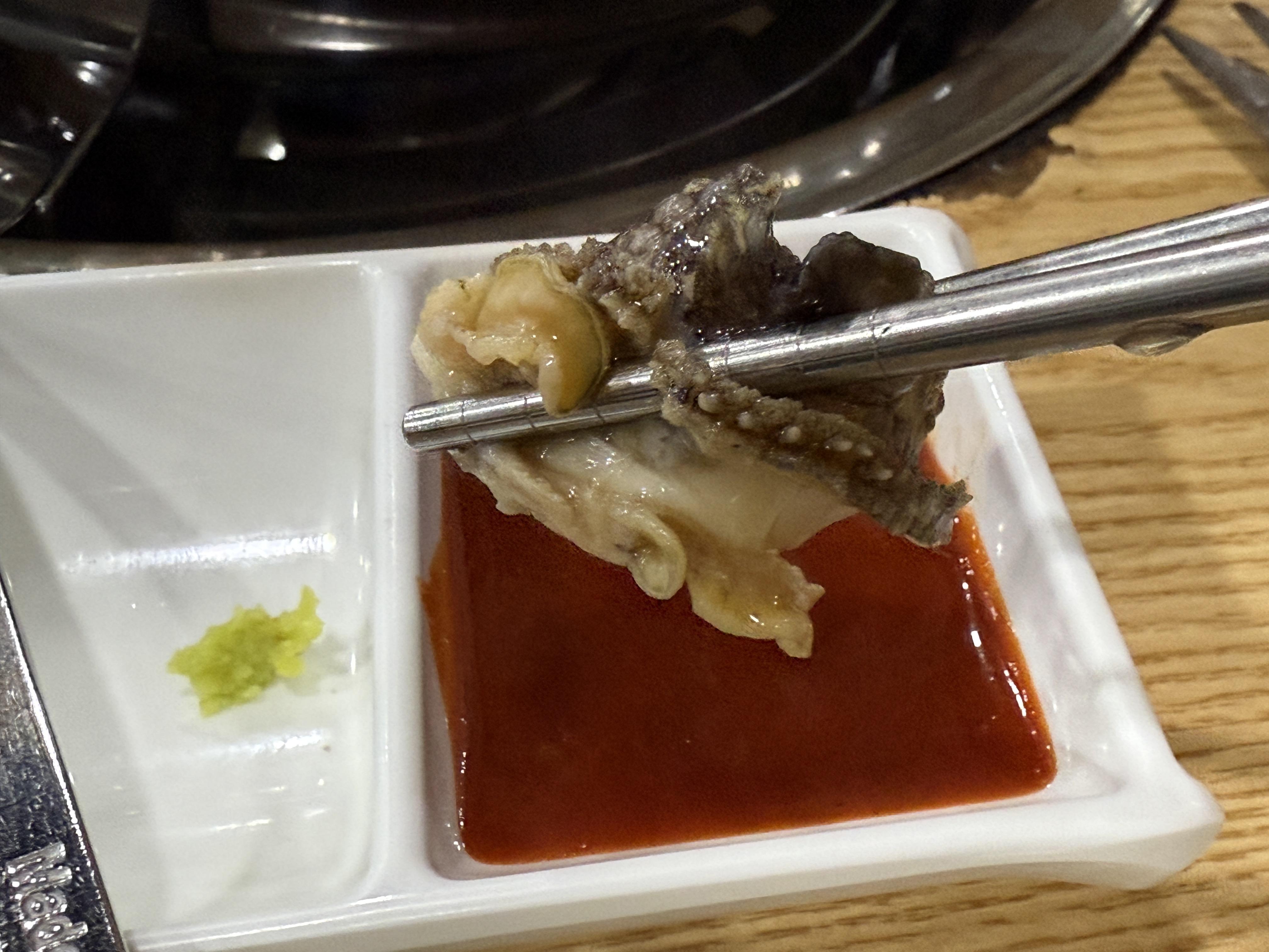 통어징어 해물칼국수에 들어가있는 전복