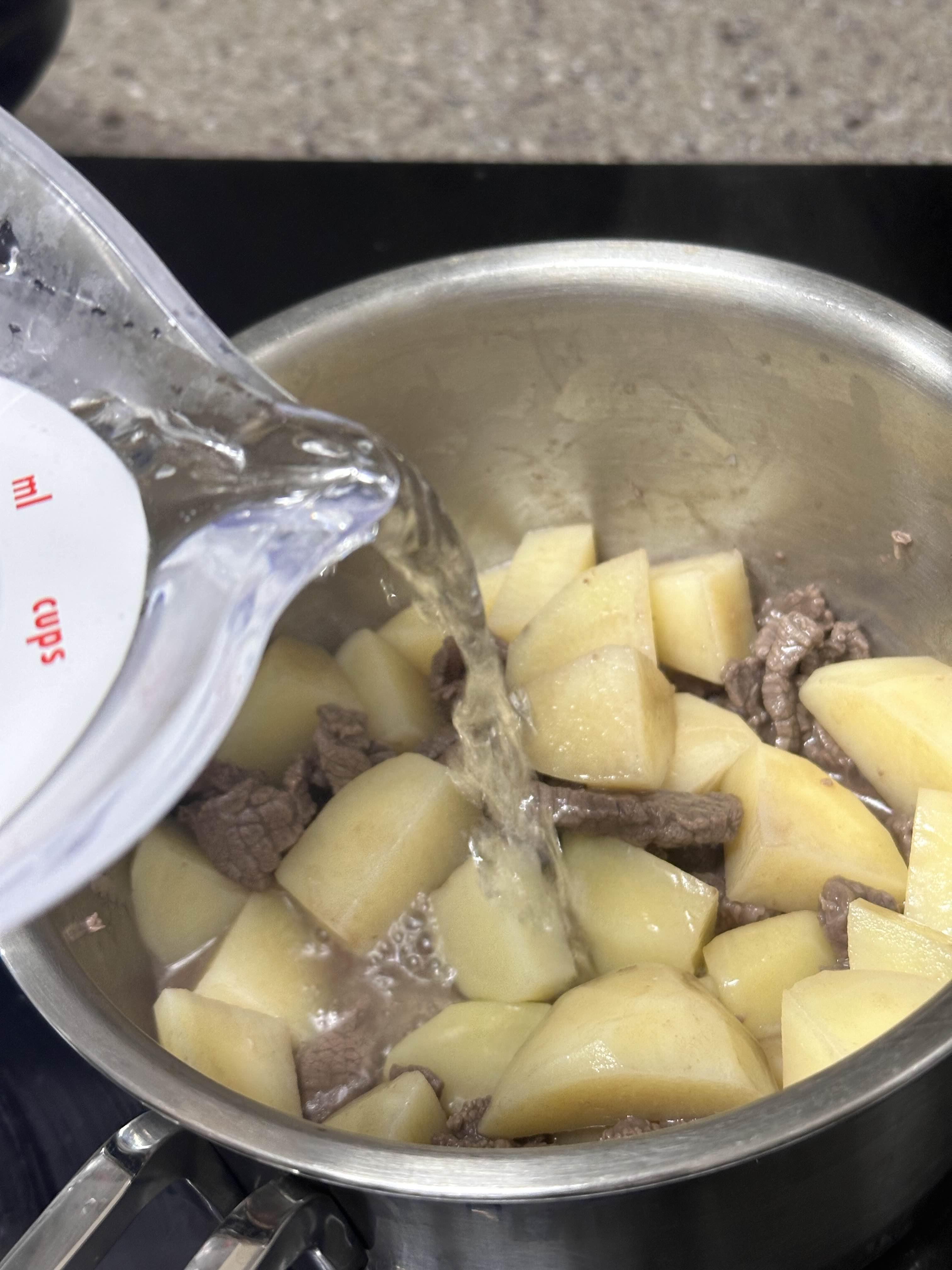 감자국 물넣고 끓이기