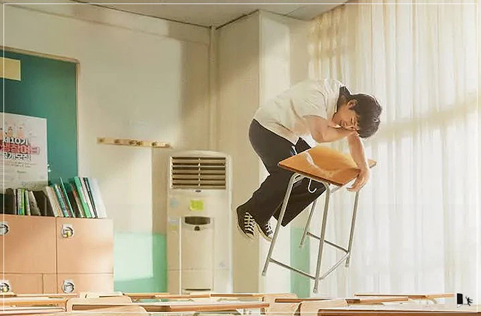 무빙 공중으로 떠오르는 김봉석