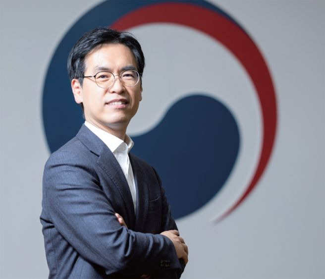 김민재 행정안전부 차관 프로필