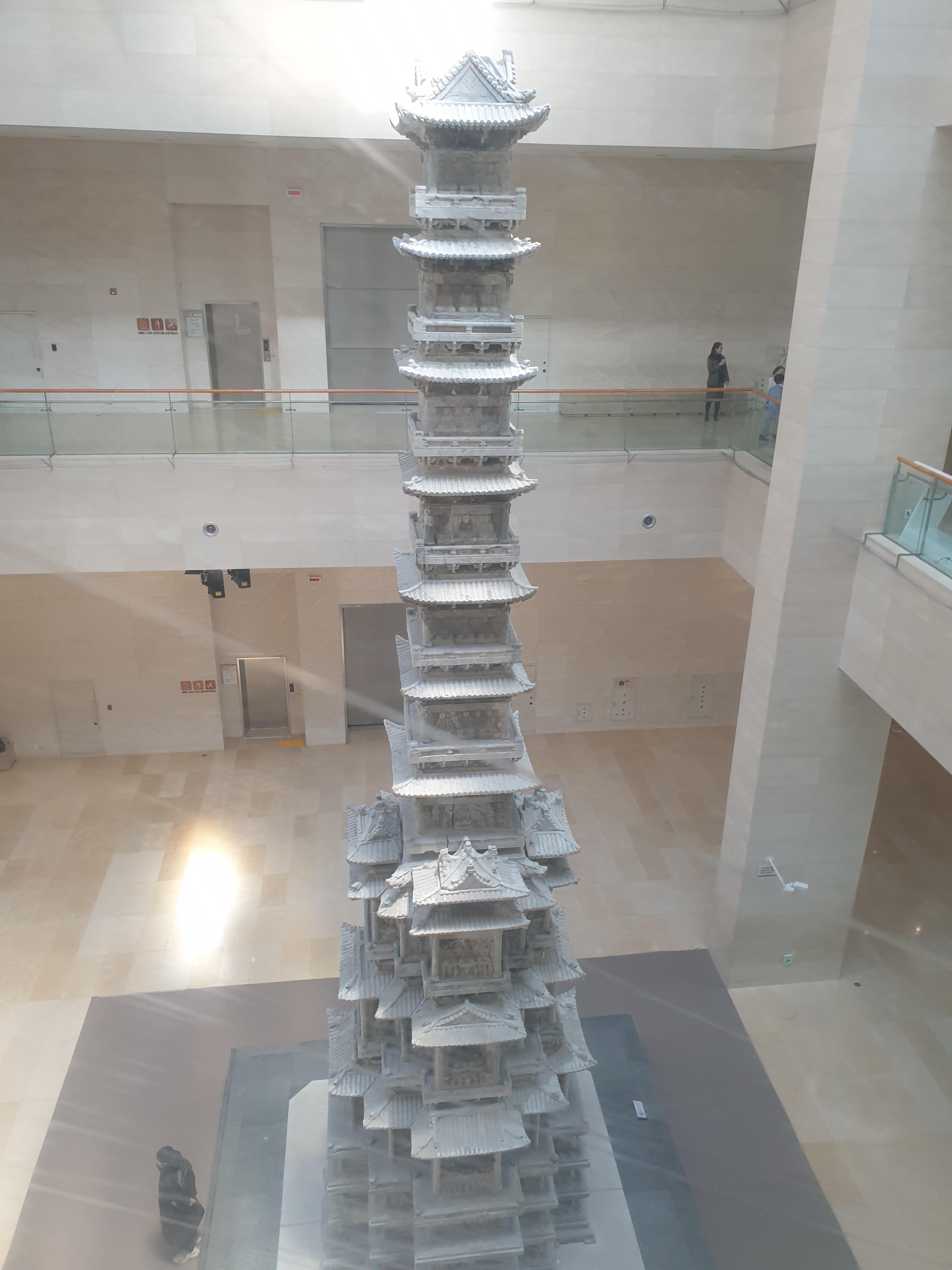 국립고궁박물관 입구에 있는 경천사지 10층석탑