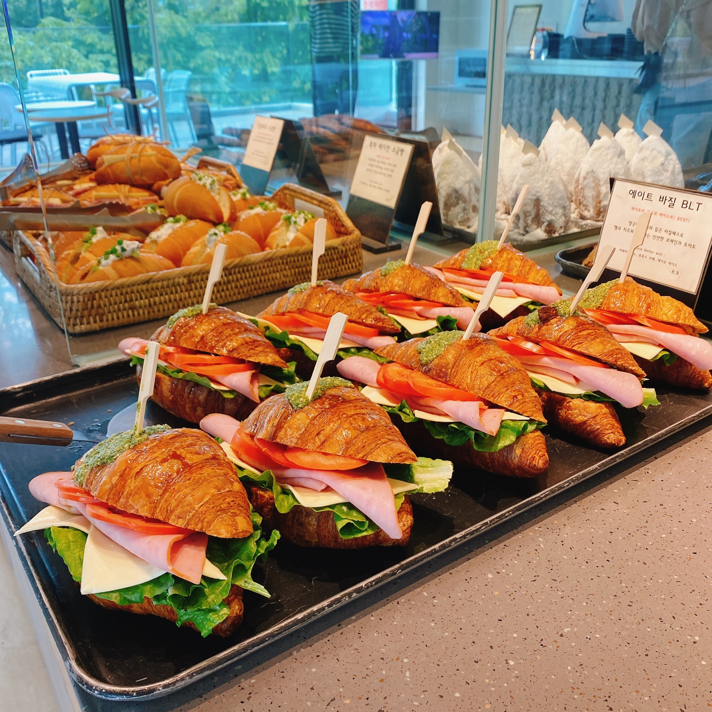 대전 대형베이커리 카페 크로넛 유성공원 에이트 aight