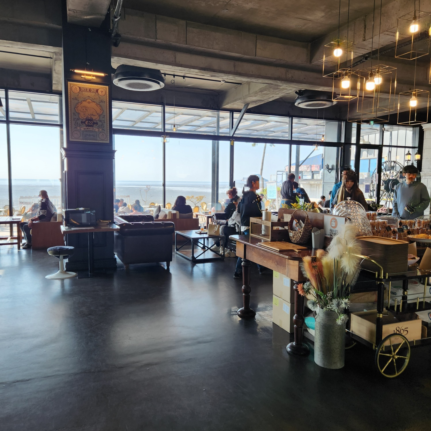 카페 내부 사진