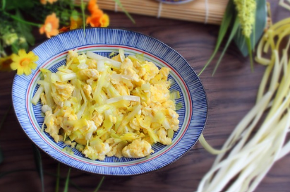 계란 요리: 스크램블 에그, 치즈 계란말이, 반숙 계란 덮밥