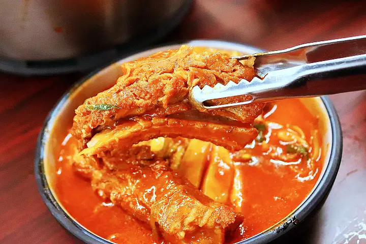 하루 200인분 완판! MZ 취향 저격 건대입구 맛집 추천 생방송투데이 등갈비찜 오늘방송 소문의 맛집