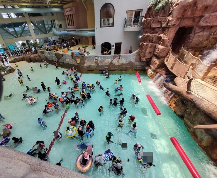 캐비비안베이 실내파도풀