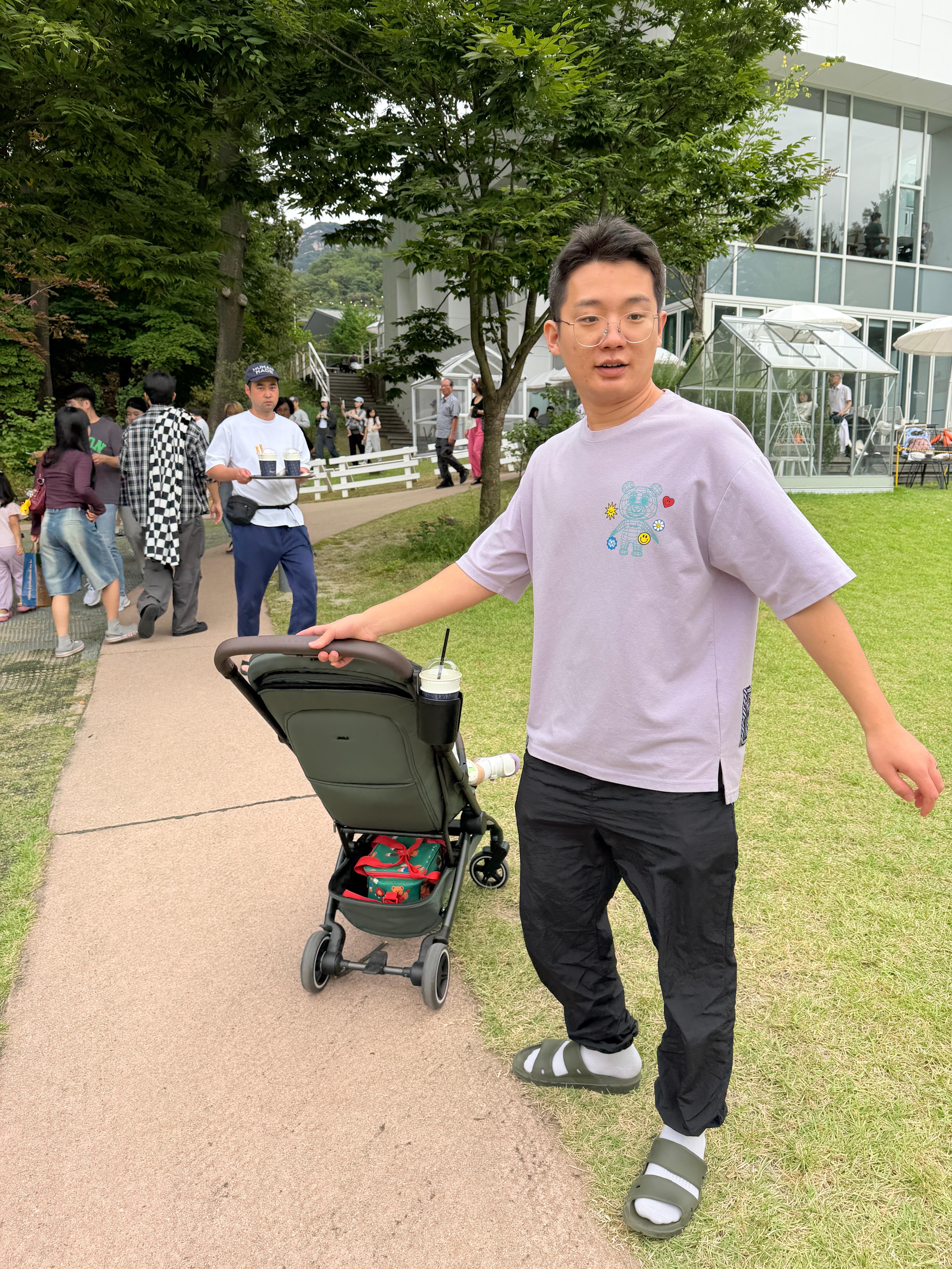 솔블리아빠랑 유모차에 타고 있는 솔블리