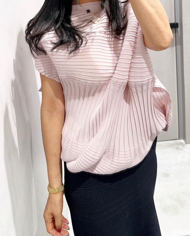 이세이미야케 AERATE PLEATS 탑 라이트핑크