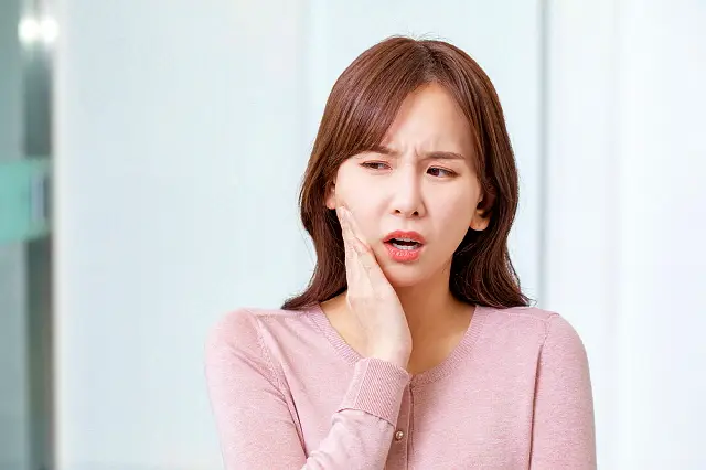 턱밑 부음 침샘붓기 타석증 원인 진단 치료 방법을 알아보자