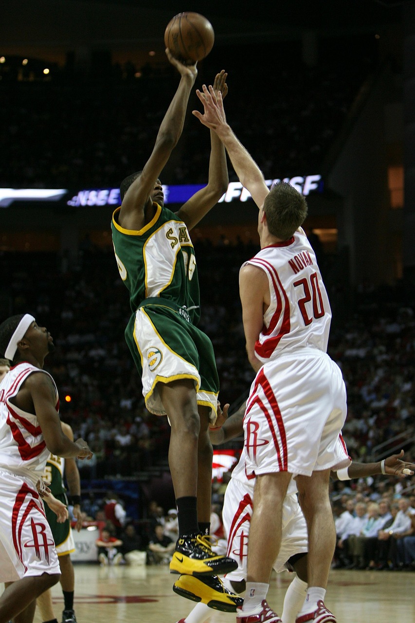 3점슛 쏘는 경기 사진