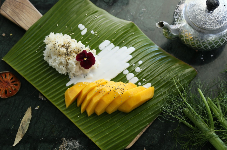 방콕 여름 여행 – 야시장 망고밥, 똠얌꿍, 팟타이 제대로 즐기기