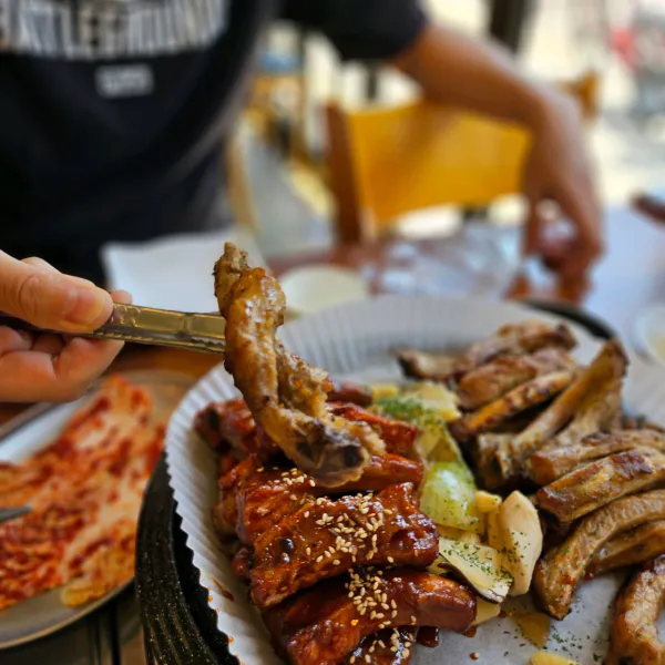 생생정보 대결 맛 대 맛 얼큰 등갈비 전골 vs 반반 등갈비구이