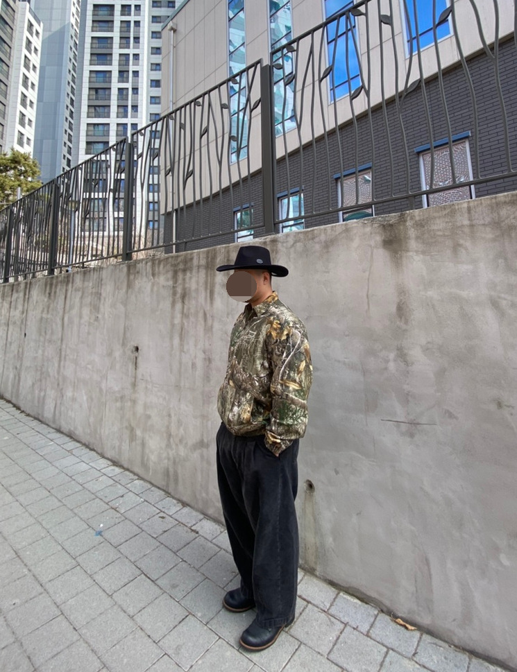 데일리룩('26.2.27.)유니버셜 케미스트리 페도라 웨스턴모자 카우보이모자, 디스이스네버댓 디네댓 리얼트리 재킷, 무신사스탠다드 벌룬 팬츠, 레드윙 아이언레인저 블랙 하니스