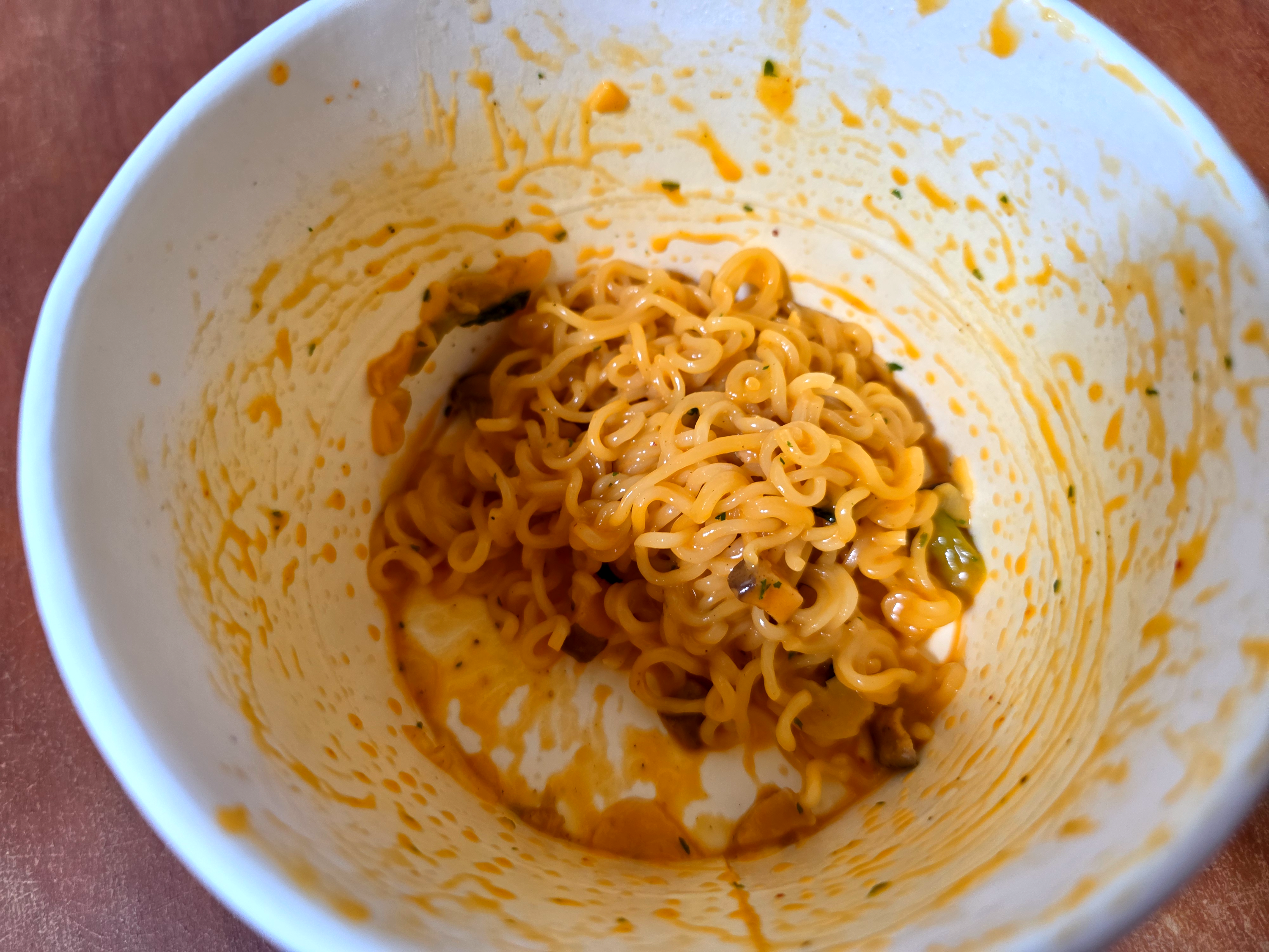 농심신라면툼바큰사발면