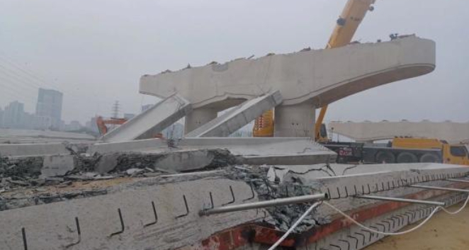 시흥 교각 붕괴 이미지