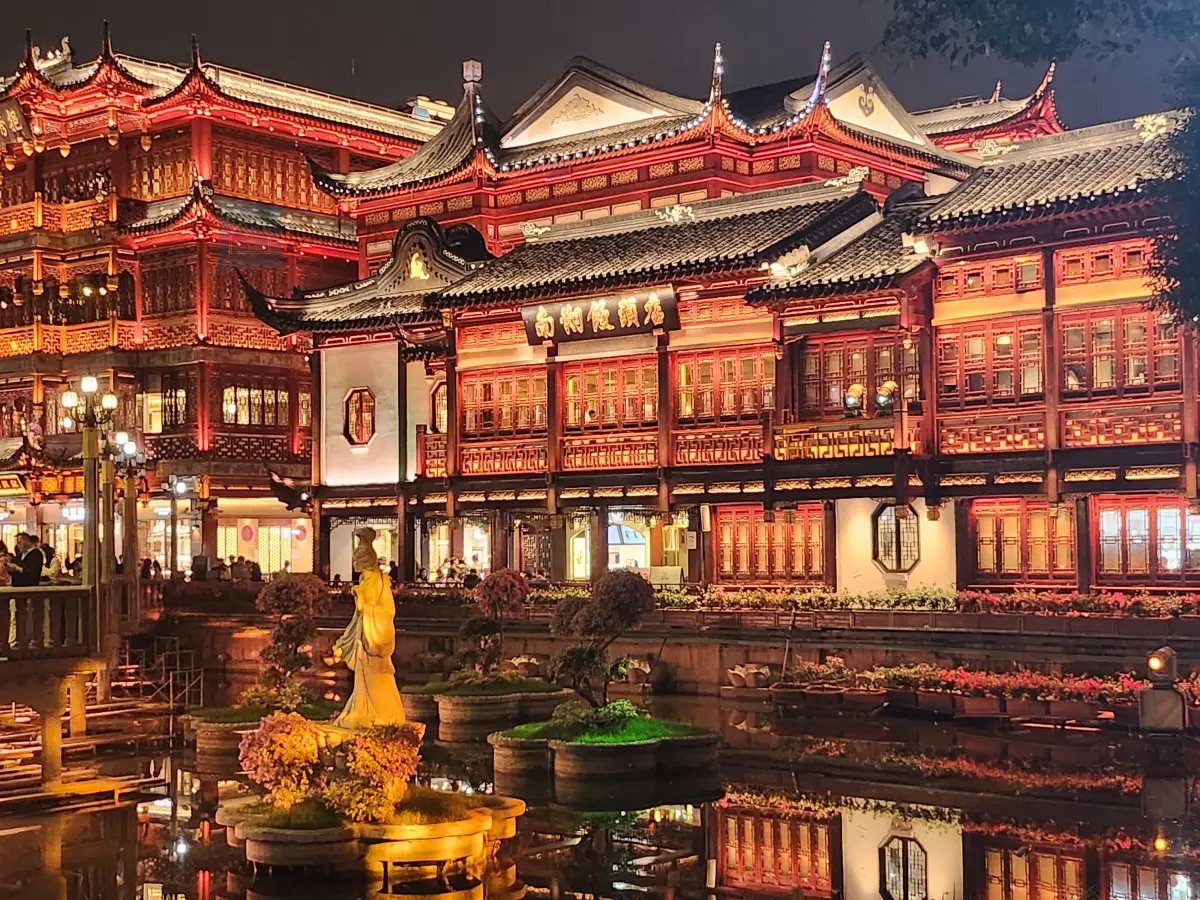 중국-상해-예원-쇼핑거리-화려한-건물