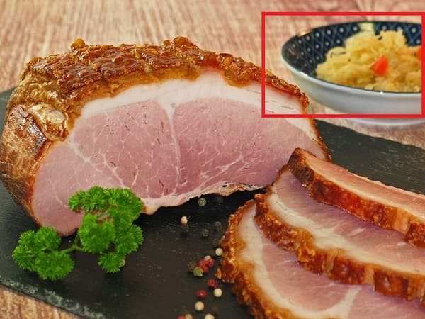 돼지고기와 사워크라우트 사진