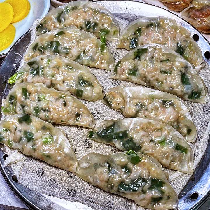 회기 식당 손만두 42년 내공 만두 장인의 속이 꽉 찬 인생 인생극장 마이웨이 맛집 추천