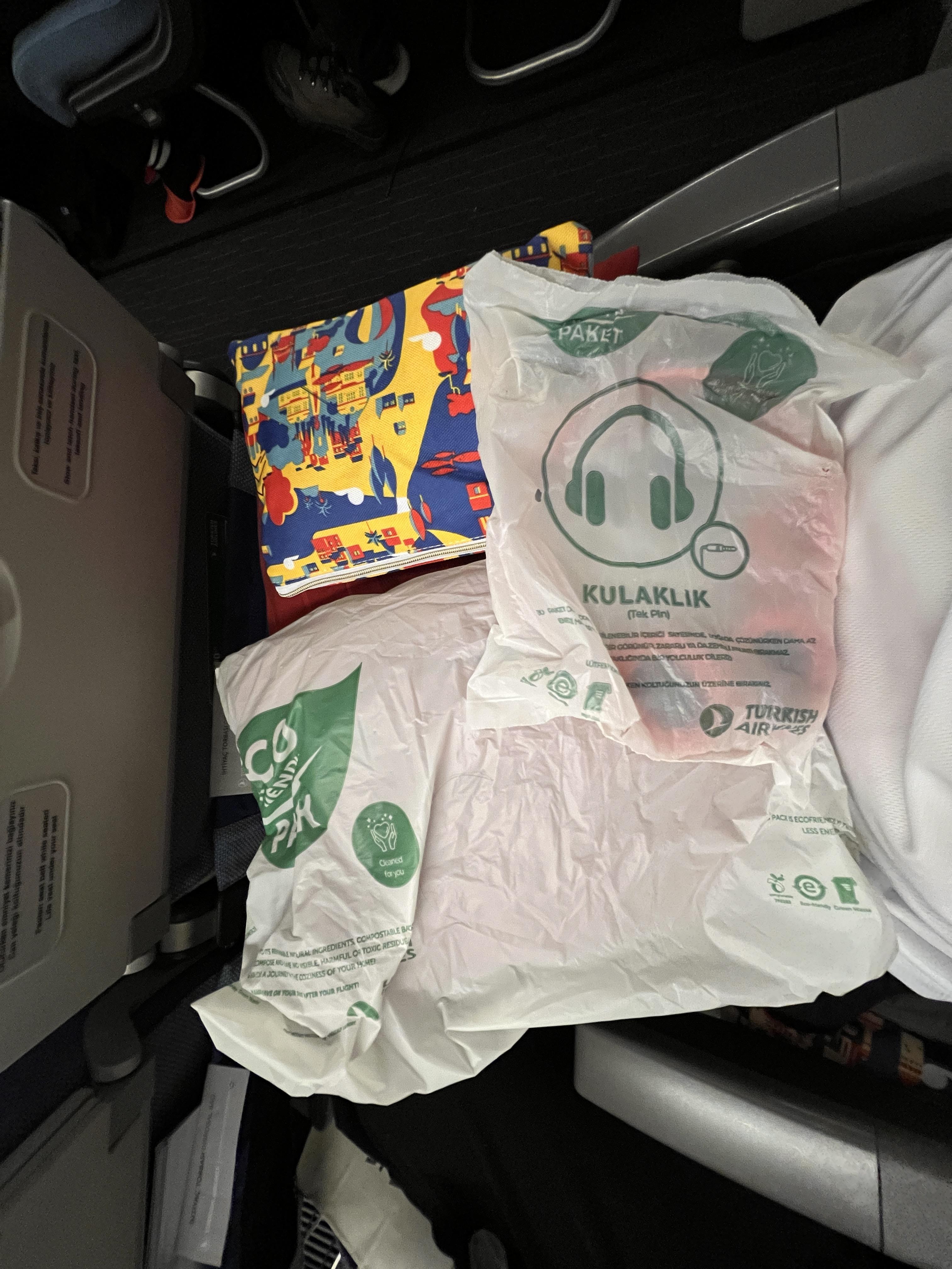 터키항공 이코노미 기내 어메니티 1