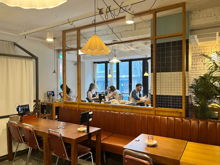 넓고 분위기 아늑한 2층 모습