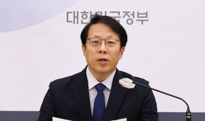 조성주 인사수석 프로필