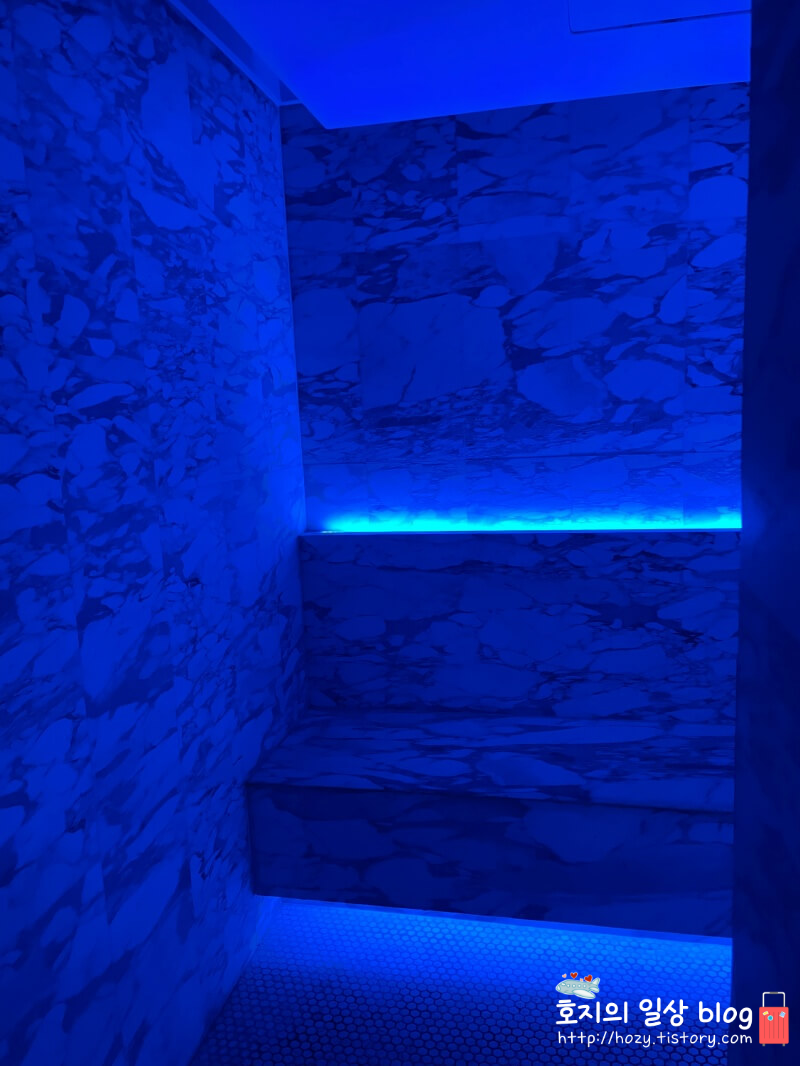 방콕 신돈 캠핀스키 사우나 내부시설 모습