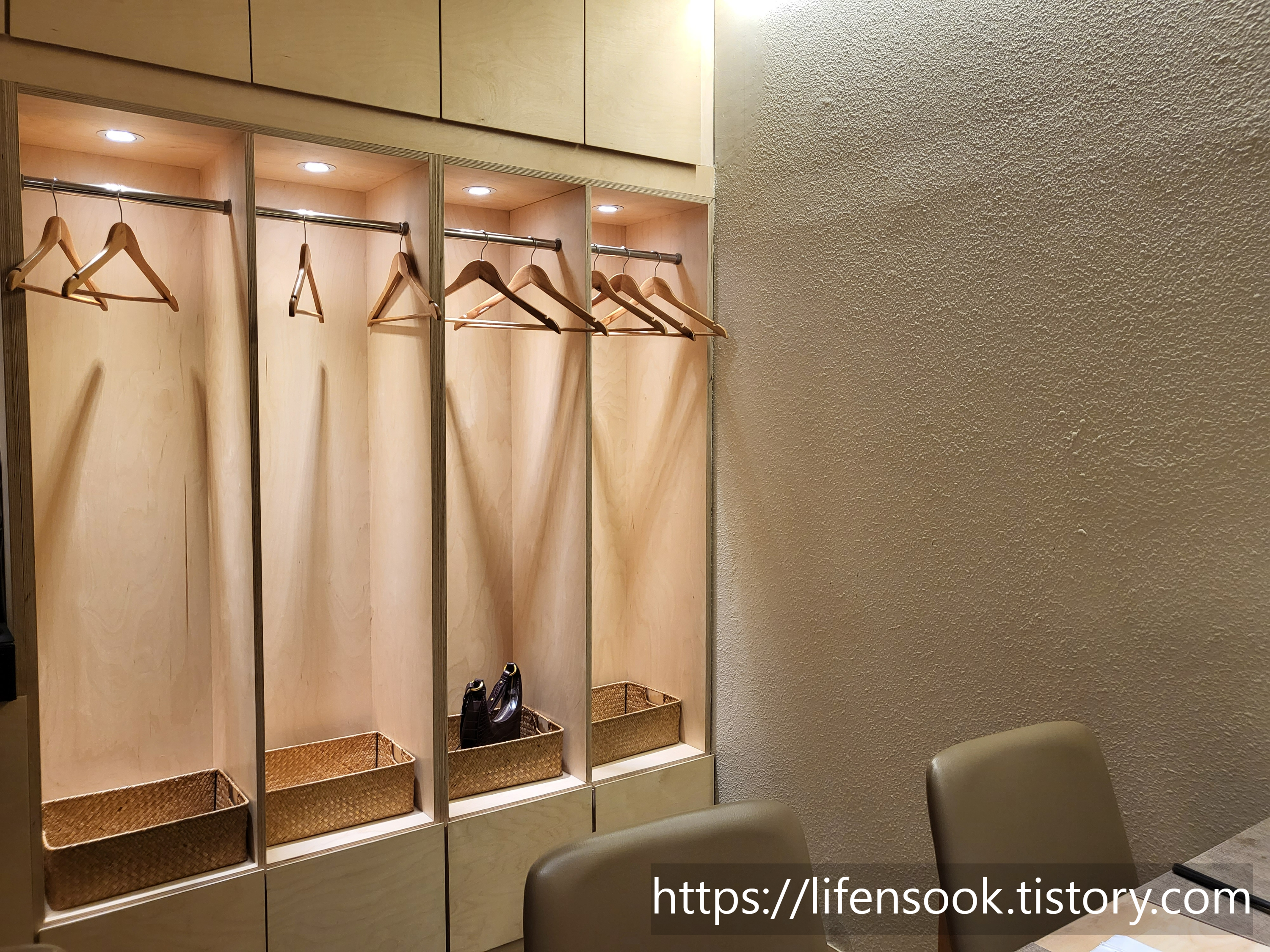 스시유우히 옷걸이