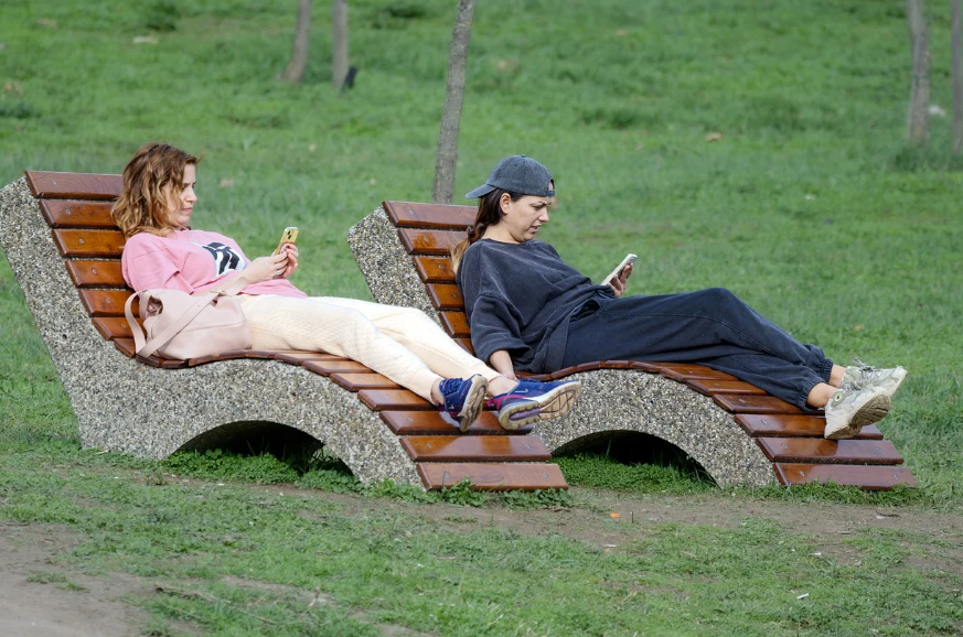 특정 라이프스타일을 겨냥한 틈새 창업: 미니멀리스트, 디지털 노마드, 비건 등을 위한 맞춤형 창업 아이템