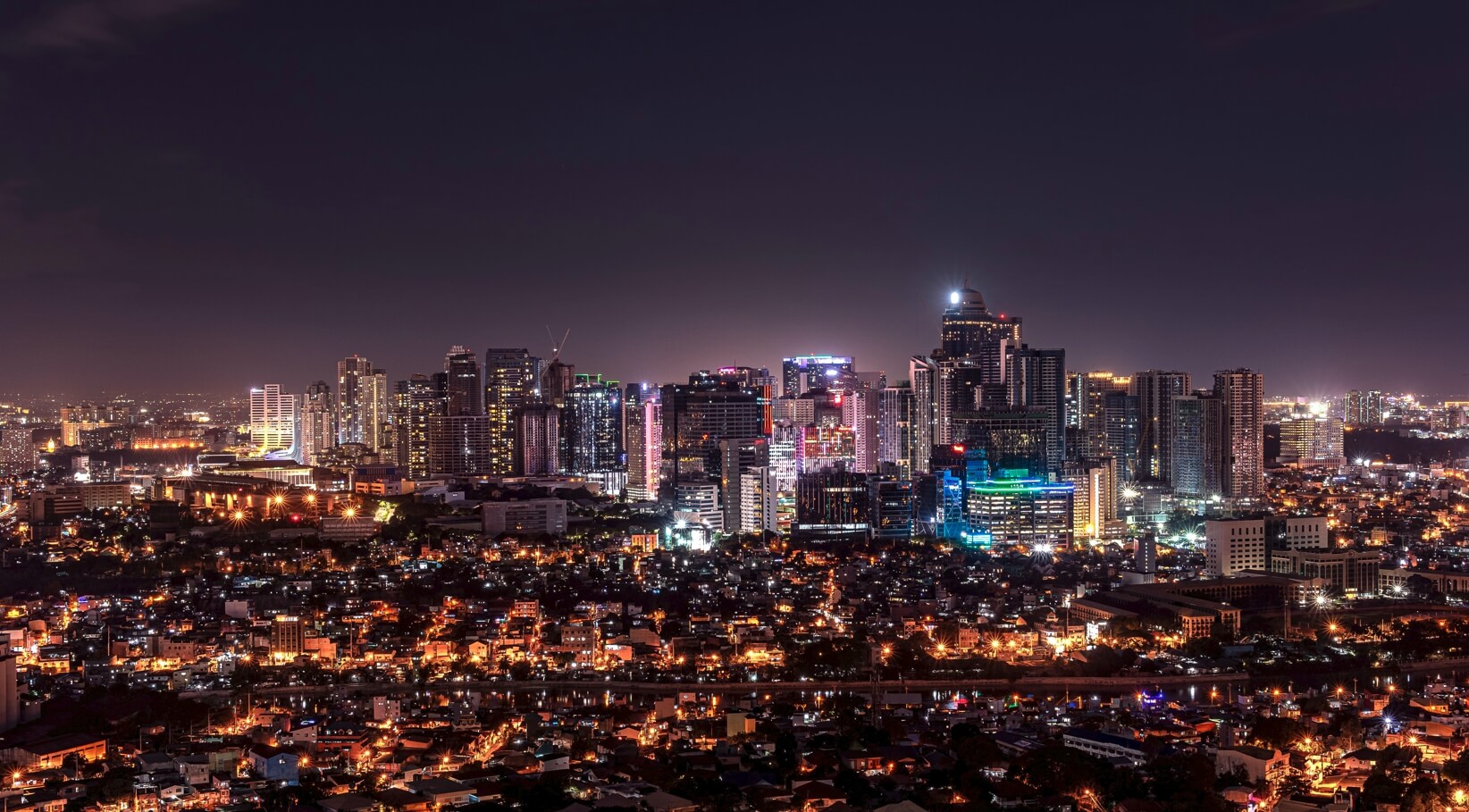 야간 마닐라 도심 사진