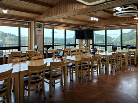 금화정 막국수 실내전경