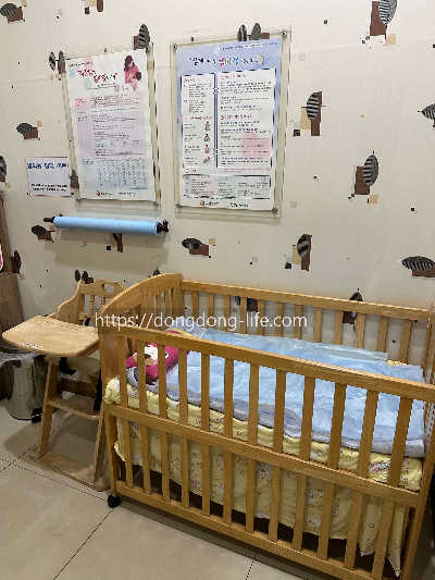 아기 침대 사진