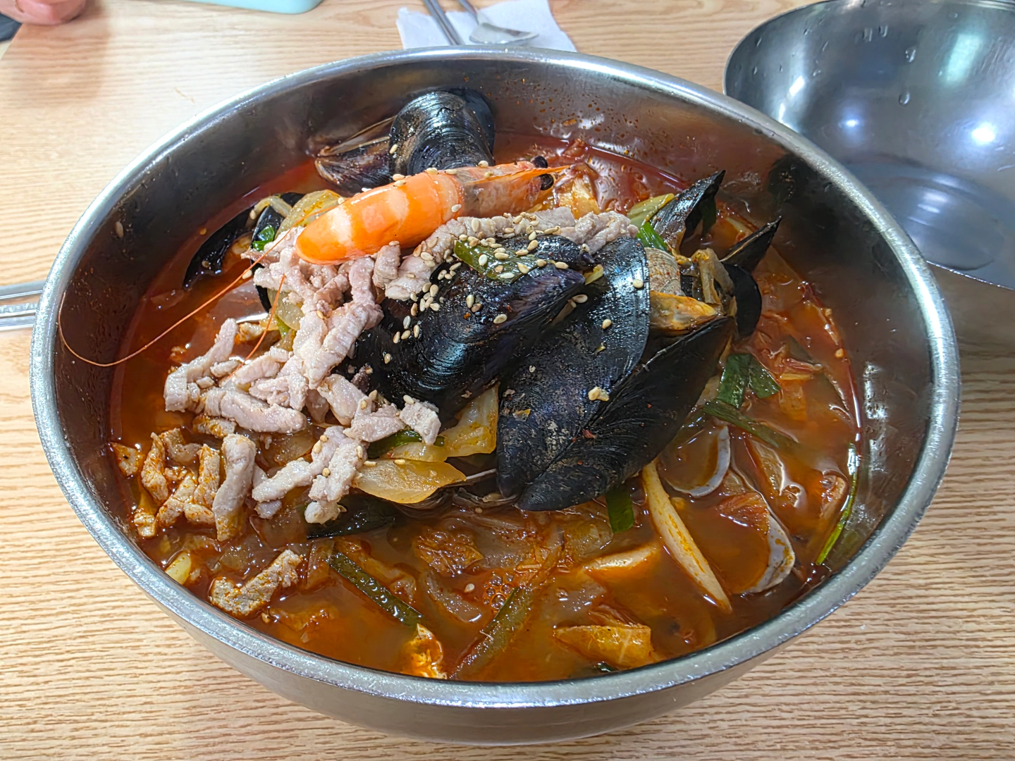 복성루의 스그니처 메뉴인 짬뽕을 보여주는 이미지