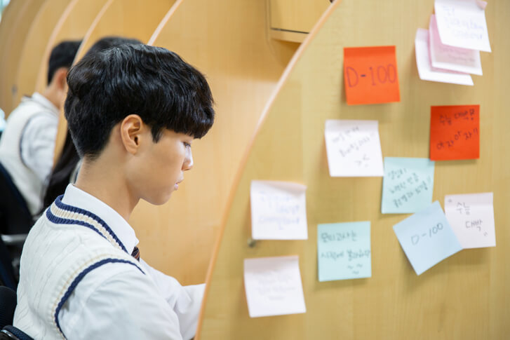 공부하는 수험생