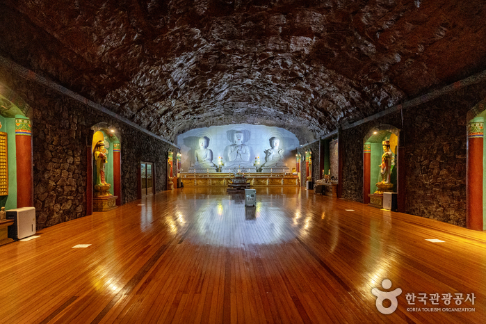 의령 일붕사 동굴법당