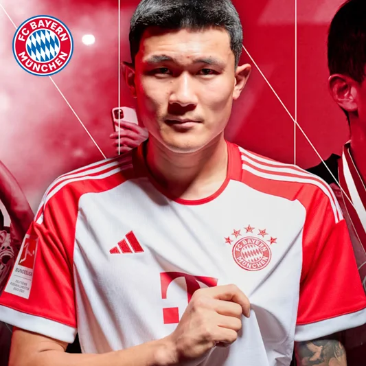 바이에른 뮌헨 유니폼 입고 있는 김민재