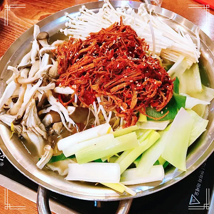 식객 허영만 백반기행 김용림 편 이북식 손만두 전골 만둣국 평양식 만두전골 김포 맛집 소개