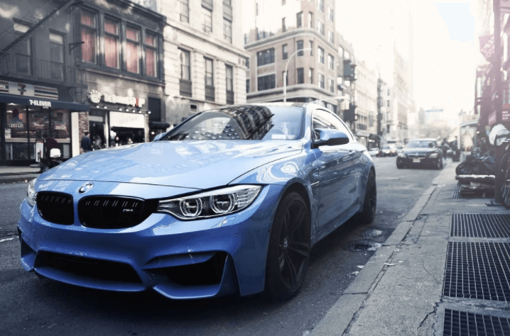 bmw블루색상차량사진
